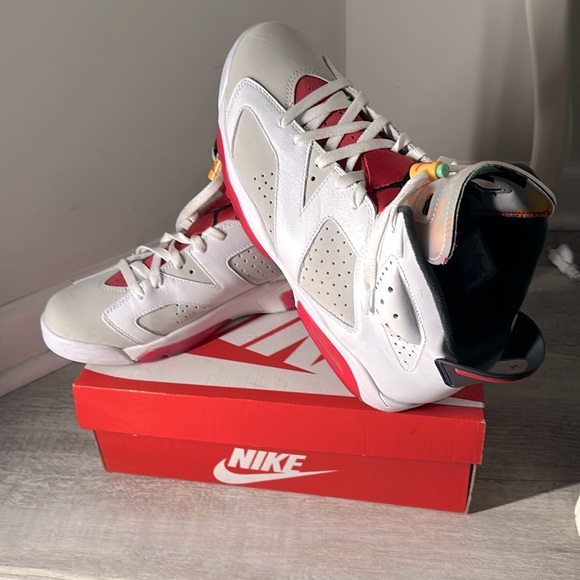 Nike Jordan Retro 6 ‘Hare’ - Picture 1 of 2